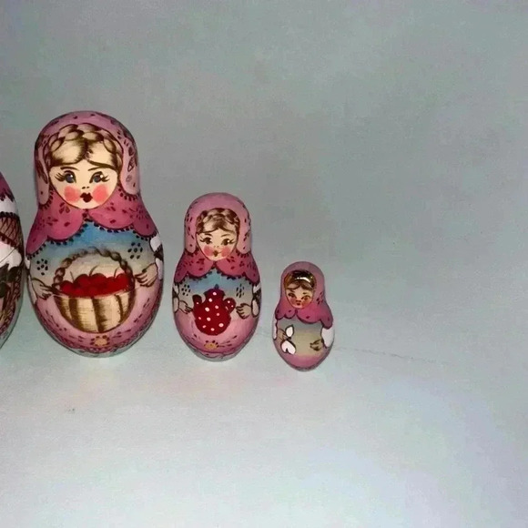 Russian Nesting Dolls Ceprueb Nocag 5 Piece Signed by Artist Vintage / Pink Blue - Picture 5 of 10